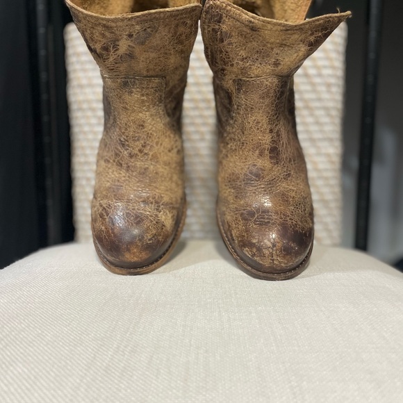 Distressed Brown Leather Ankle Boots – Western Style, Vintage Look - Picture 3 of 9